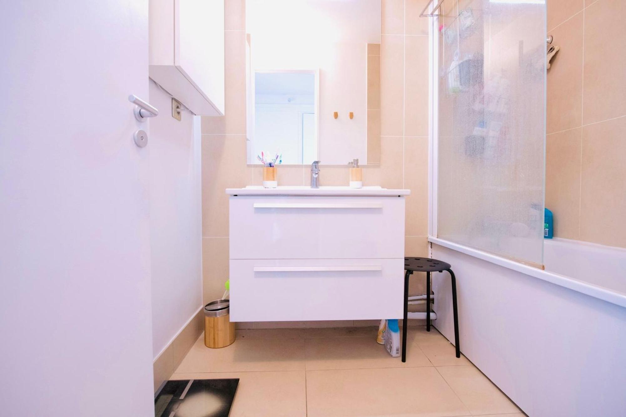 2 Private Bedrooms, Montparnasse Station Paris Eksteriør billede